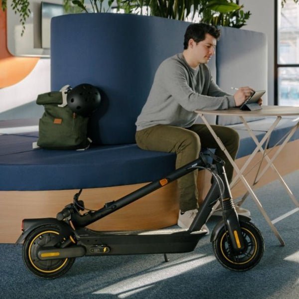 Ninebot KickScooter MAX G2 E Powered by Segway Black